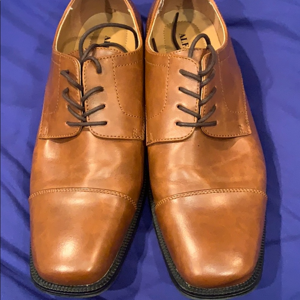 Men’s dress shoes